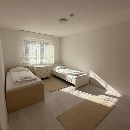 Apartment Helle&großzügige 3-zimmer-wohnung In *